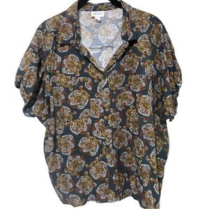 Lularoe Amy crop top tigers